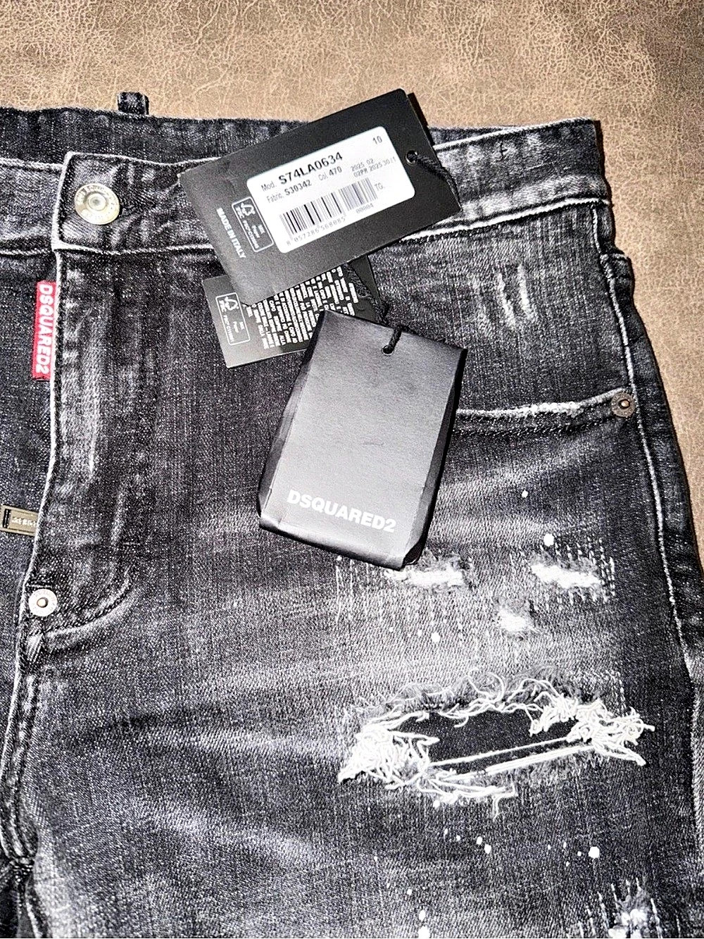 Dsquared2 995 Men's Distressed Denim Shorts Waist 33 NWT - Picture 3 of 4